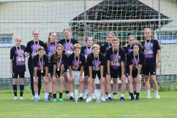 Sikeres szezonhoz méltó évzáróval búcsúztak U16-os lányaink a 2023/2024-es évadtól!