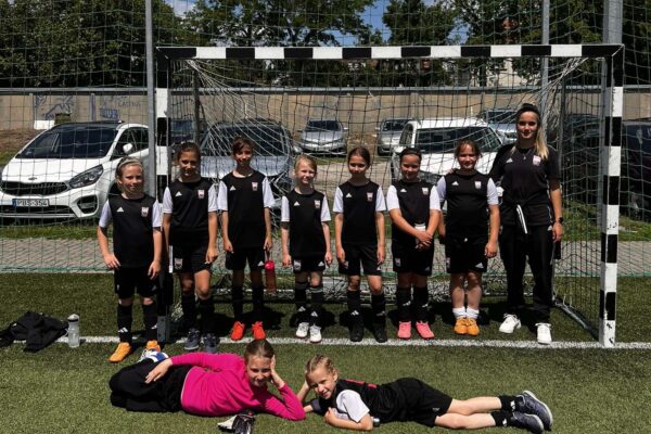 U10–U12-es lányaink újabb tornán bizonyítottak – fejlődést mutató játék Újpesten U10-es leány foci csapatunk