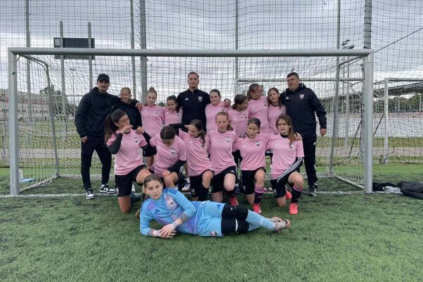 „Astra HFC U14 női foci csapat mérkőzik a Honvéd ellen”