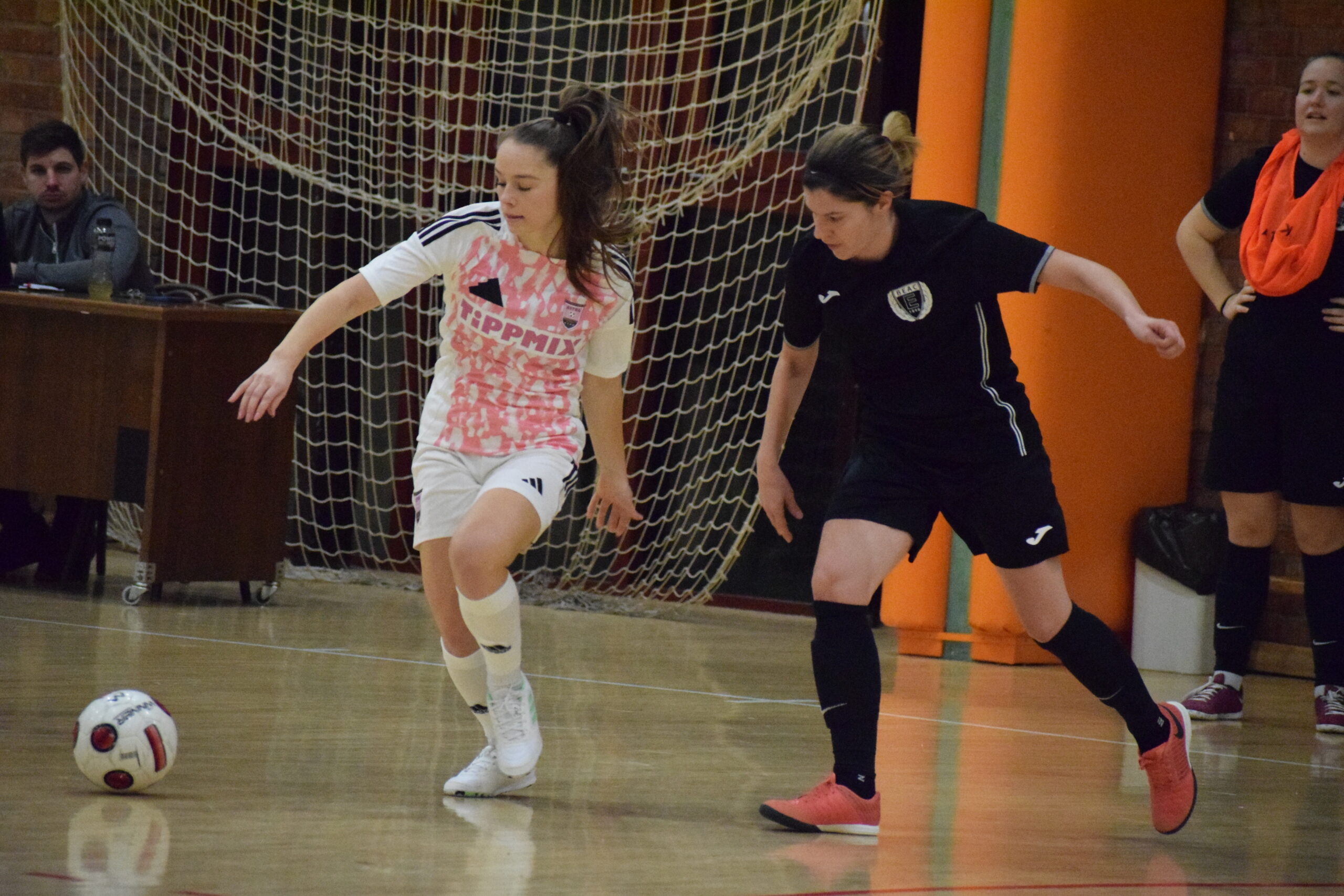 astra-hfc.-noi-futsal-NBII-noi-csapat-Budapest-CsuhaiVivien