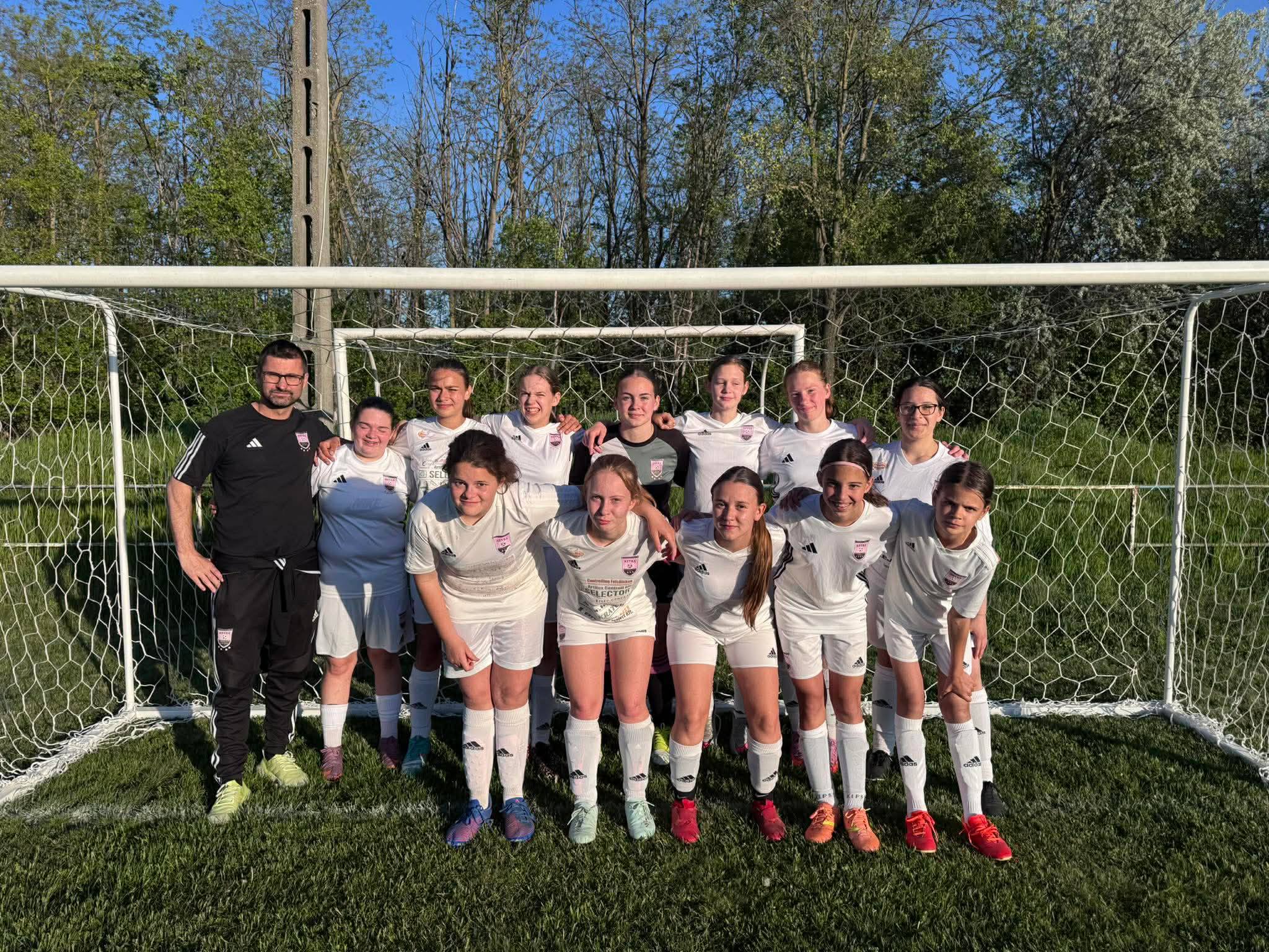 Astra-HFC-Kiskunfelegyhaza-noi-csapat-noi-foci-noi-labdarugas-U15-lanyok