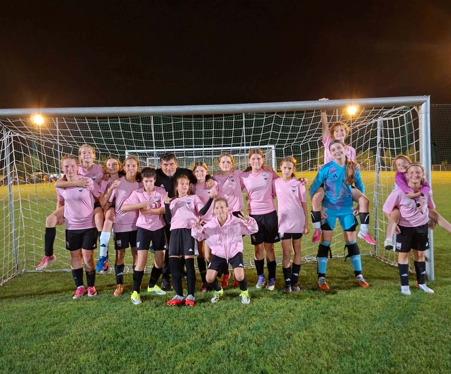 Astra-HFc-U14-utanpotlas-lany-foci-lany-csapat-Budapest-Gyomro