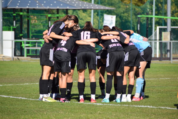 Astra-HFC-Simple-Liga-NBI-Budapest-noi-csapat-noifoci